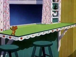 توم وجيرى جميل هههههه,اجمل حلقة لتوم وجيرى,شاهد ماذا فعل الفار فى القطة Tom