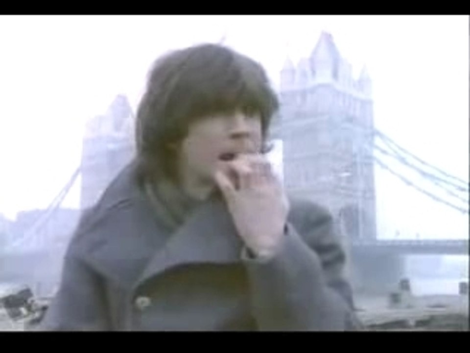 Katrina & The Waves - Walking On Sunshine