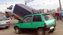 Прикол Газель встала на Козла