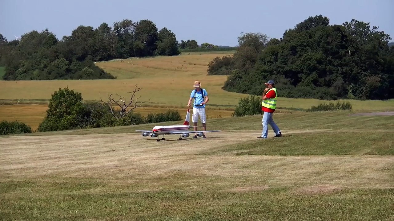 BOEING 707 AUSTRIAN AIRLINES GIANT RC AIRLINER MODEL DEMO FLIGHT / RC Airshow Airliner Mee