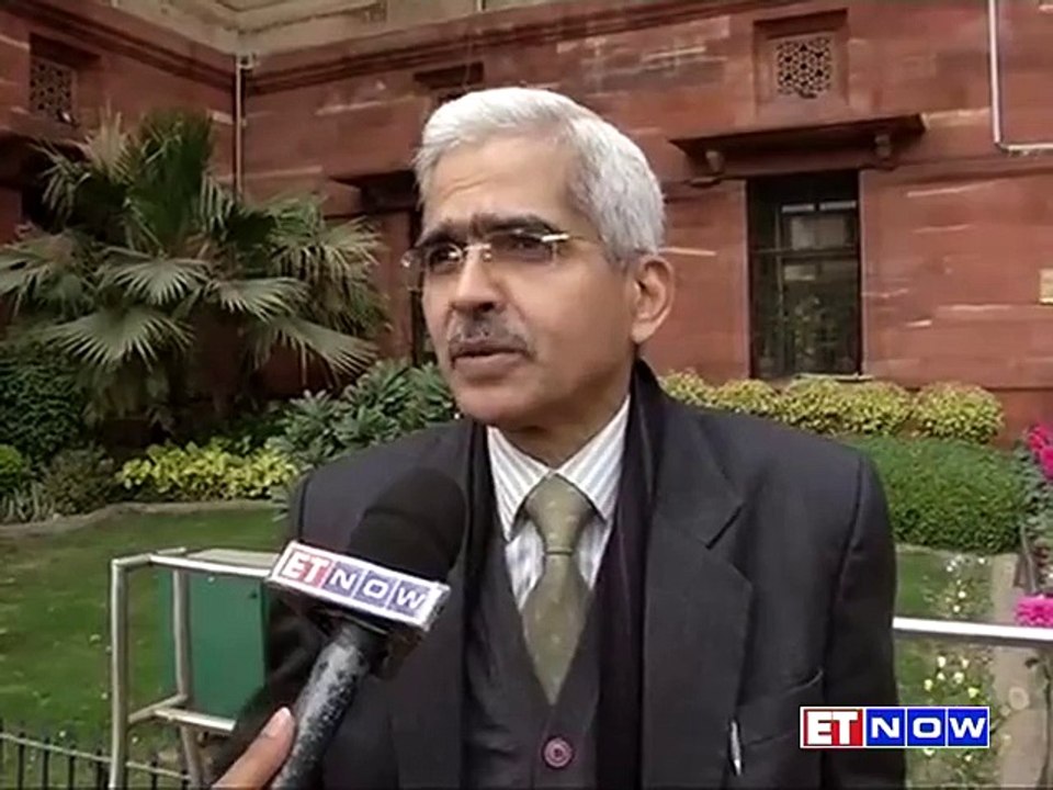 Rupee hits fresh 28-month low