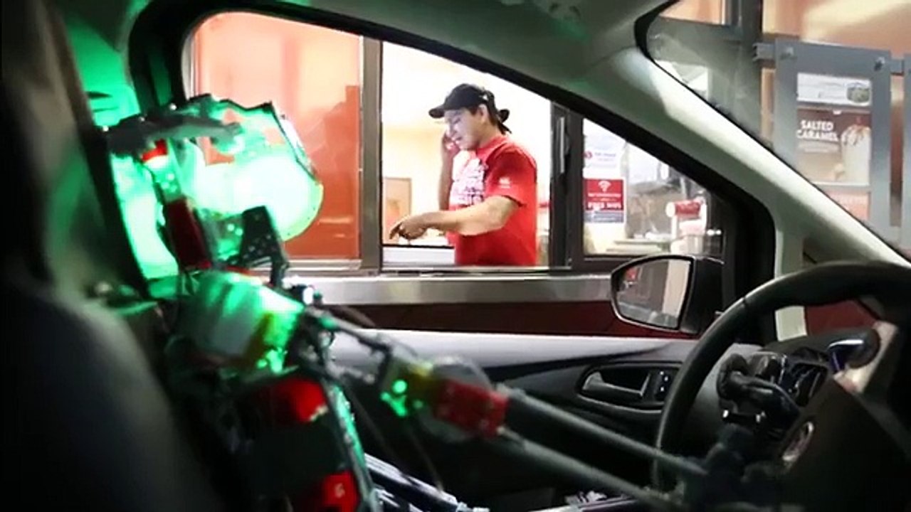 Meccanoid Pranks Drive Thru Workers