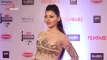 Urvashi Rautela at FilmFare Awards 2016 - Red Carpet