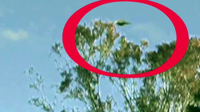 Stunning UFO Sightings Footage caught on tape on the first day of 2010