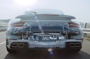 Porsche 911 Turbo: nos colamos dentro de su motor bóxer