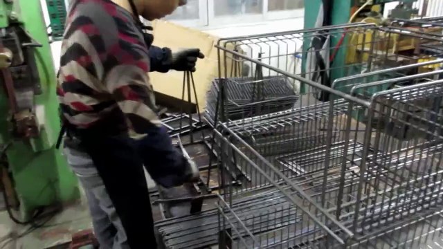 Kitchen Cabinet Hardware & Kitchen Furniture Hardware - China: Kitchen Organizers Wire Racks / Production 3