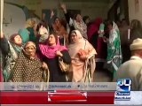 Lady Health Workers in Multan officer misbehaved protest