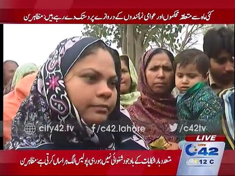 Shah The Khoe- water supply line and gas pipes in the sewage water