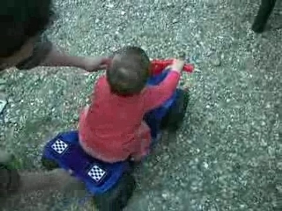 Lucie-Lou en moto