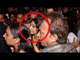 SPOTTED! Vidya Balan gets MOBBED at Road!