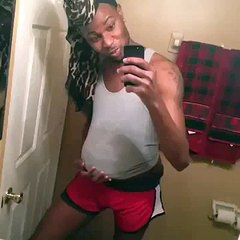 How 1st time pregnant girls take selfies Vine