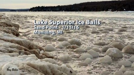 Des boules de glace de 60cm flottent sur le lac Supérieur aux Etats Unis