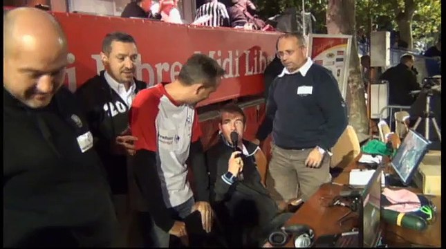 L'interview de Damien HUREAU par Dylan ROCHER après sa victoire en finale du Mondial à pétanque de Millau tête-à-tête 2015