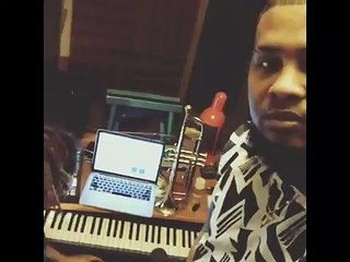 Lapiz conciente trabajando fuertemente en el estudio junto a Vicente de cultura profetica