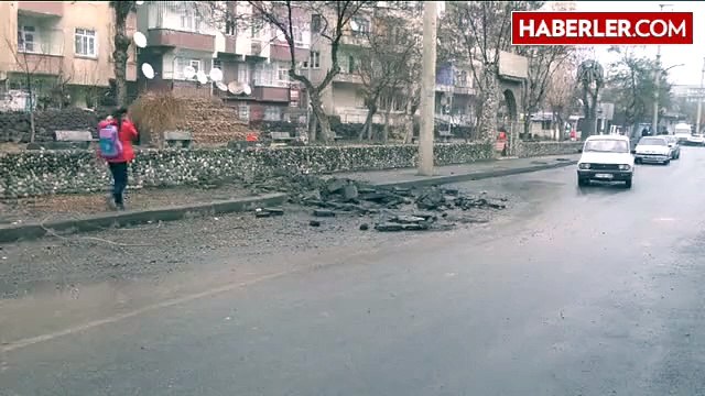 PKK'lı Teröristlerce Yola Tuzaklanan Patlayıcı, Polis Aracının Geçişi Sırasında İnfilak Ettirildi