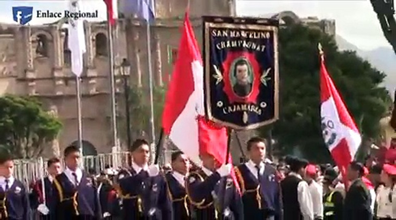 Juramentación de los policías escolares en la plaza de armas de Cajamarca