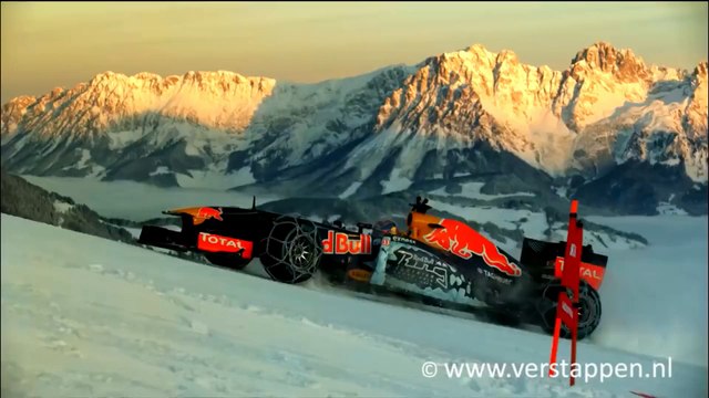 Max Verstappen pilote une Formule 1 sur la neige