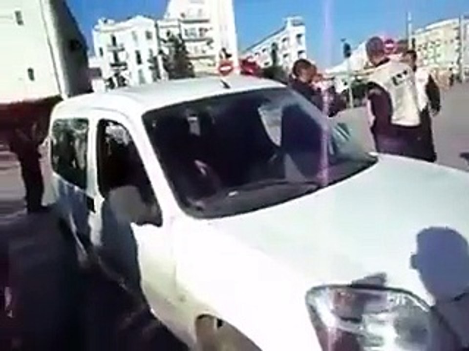 الجيش والبوليس التونسي يقبضان على زملائهما من البوليس !!