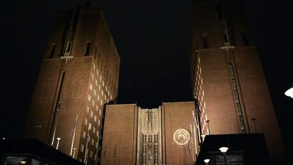 Oslo City Hall plays  "Electricity"  by Motörhead