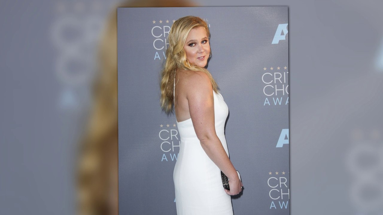Amy schumer scherzt während ihrer dankesrede