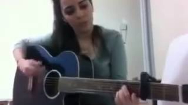 Mükemmel Bir Parça Mutlaka Dinleyin Kızın Sese DİKKAT