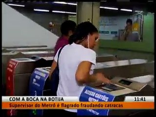 COM A BOCA NA BOTIJA