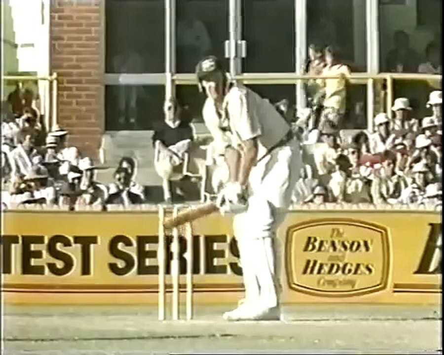 -PAIN- DEADLY Curtly Ambrose BROKEN JAW and OUT! vs Geoff Lawson 1988. Rare cricket video