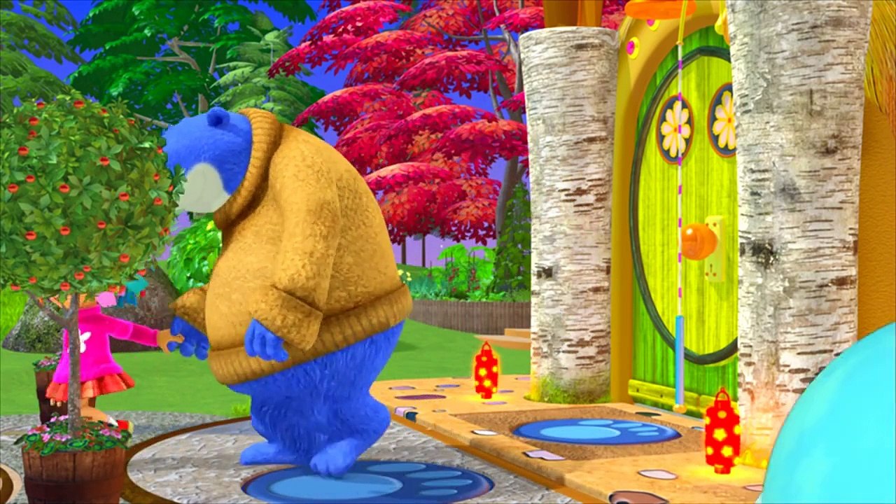 Learn about space with Rosie and friends (Across the Universe Everythings Rosie)