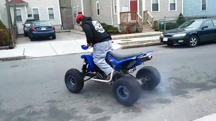 Da um grande "tralho" enquanto sacava umas roscas!