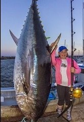 Mancing Luar Biasa Mendapatkan Ikan Tuna Besar