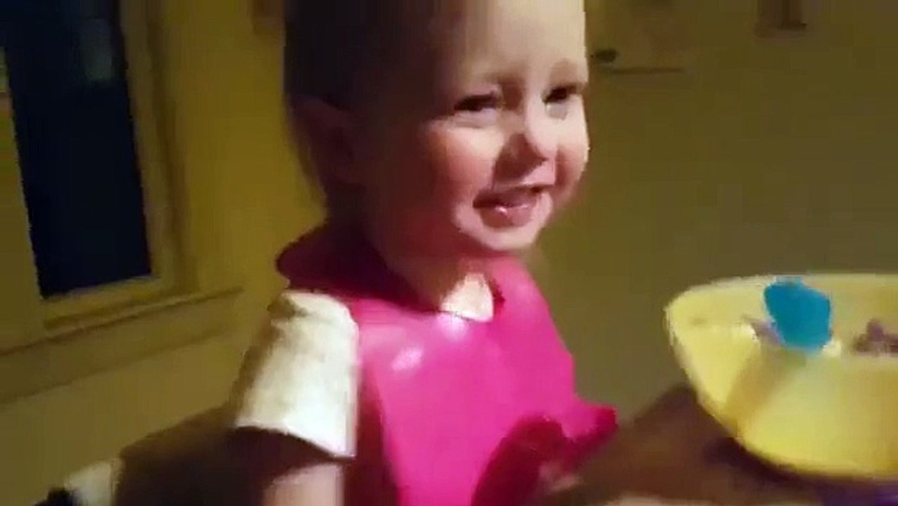 Снег падает с неба