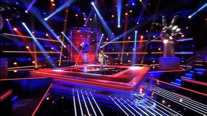 Esta menina demorou 5 segundos a virar as cadeiras dos jurados