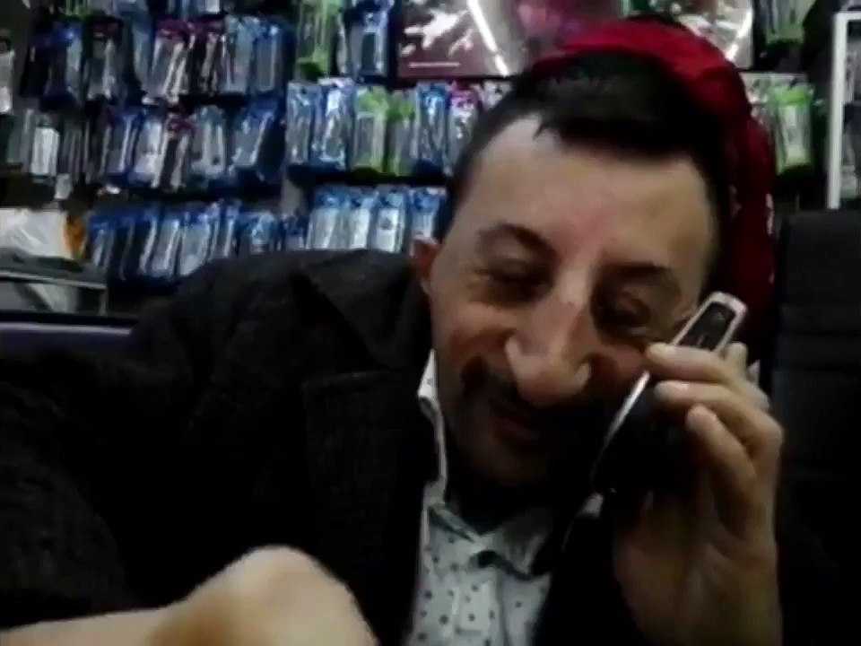Köksal Baba telefonda kızla konuşursa... :)