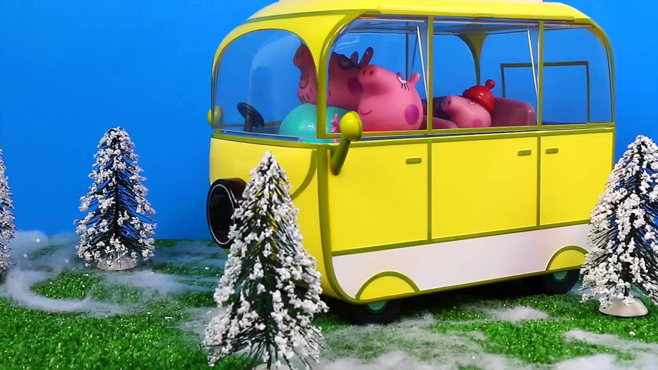 Peppa Pig English Episode Toy Christmas Surprise Egg in the Snow
