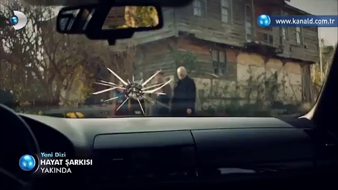 Yakışıklı bir bey görünce kızlar