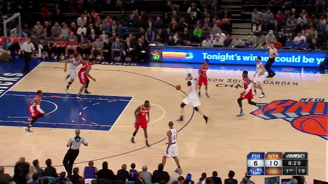 Kristaps Porzingis dunks spectacularly