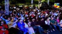 Pakistani actress Sarwat gilani enjoying Mika singh concert in Karachi