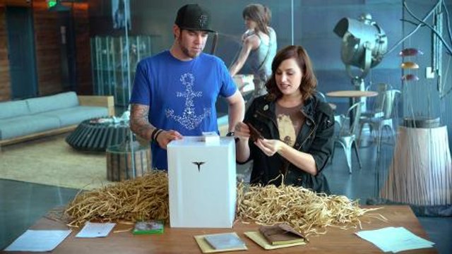 Unboxing_ Rise of the Tomb Raider Collector’s Edition