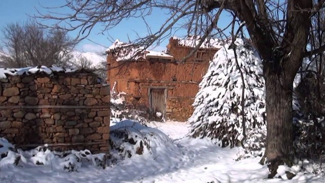 Dibër, dimër i vështirë për 80-vjeçaren Shahe Sulejmani - Top Channel Albania - News - Lajme