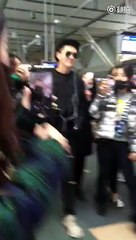 160118  ✈ WuYiFan @ YVR Airport.