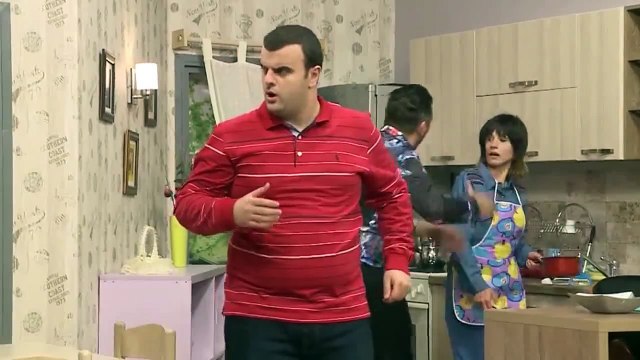 cysh more sekom vlla kshyre kejt kejt njejt si une , edhe koka pak tup si un