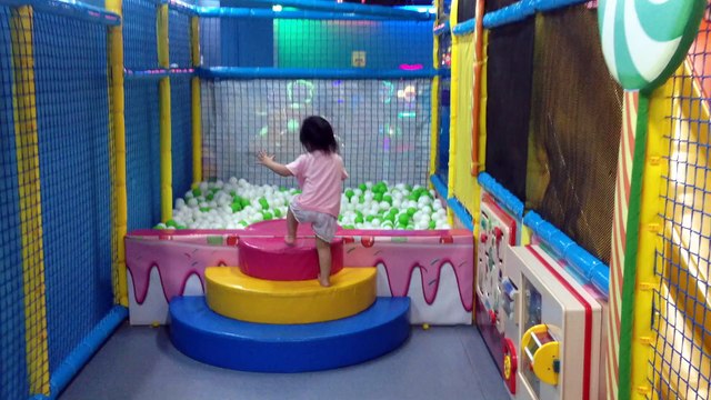 Nhà Bóng - Câu Cá - Xúc Cát - quả bóng tròn - Xe cần cẩu - Đất Nặn Play Doh - Thú nhún - TuTiTu