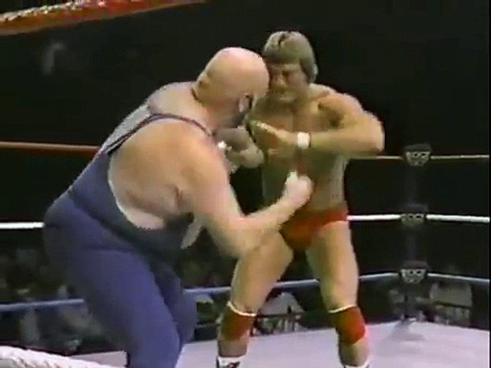 Paul Orndorff vs Butcher Vachon   Championship Wrestling Dec 28th, 1985
