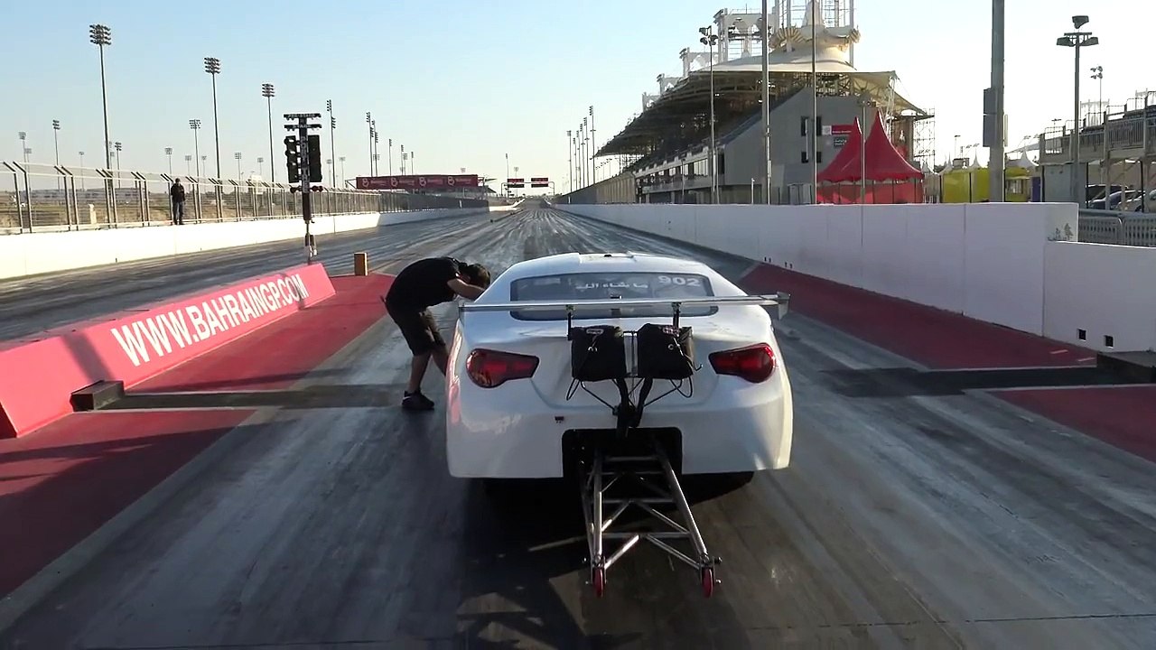 Une Toyota GT86 atteint les 399 km/h en 5,7 secondes.
