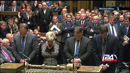 01/19: Petition to ban Trump signed by 574,000 people in the UK