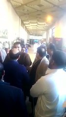 PMLN's Khurram Dastgir is 'helping' the passengers!
