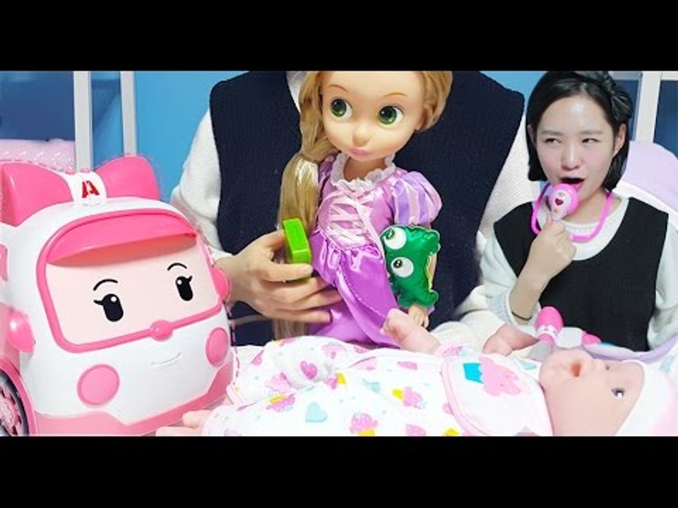 엠버 병원놀이 장난감 라푼젤 아기 인형 진찰 의사 놀이 Disney Rapunzel...