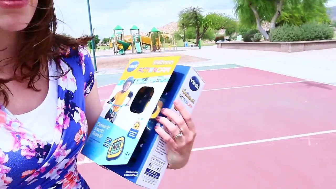 VTech Kidizoom Action Cam Kids Go Pro Sports Camera on a Razor Scooter & Park [Yuka Mana]
