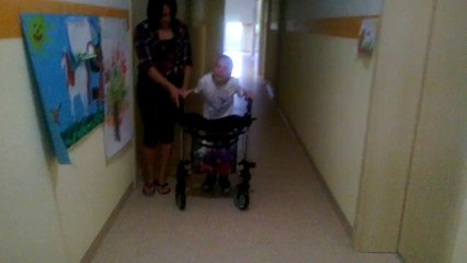 Zenuś  balkonik i mama do pomocy