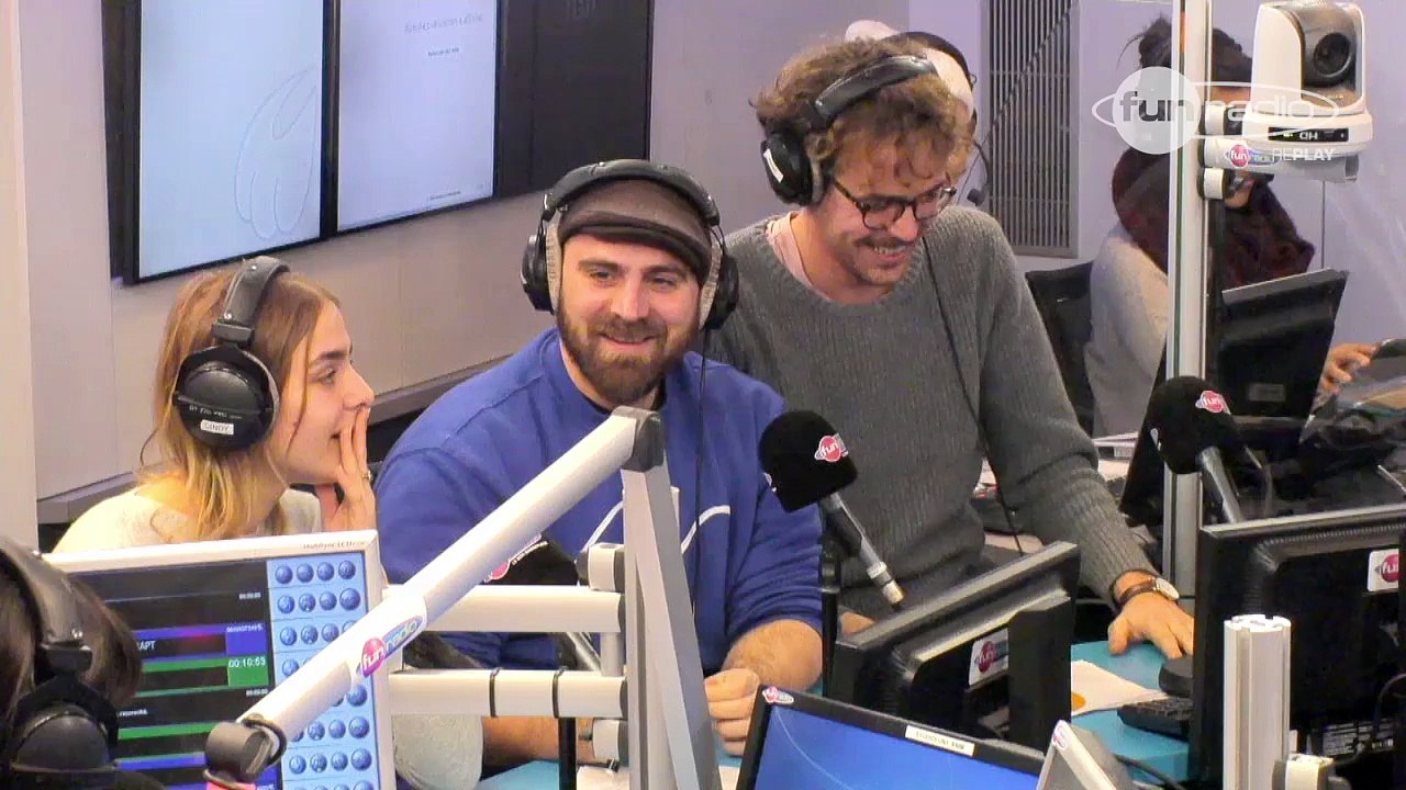 Marion VS Baptiste du Studio Bagel au "Pourquoi tu m'appelles ?" ! - Marion et Anne-So